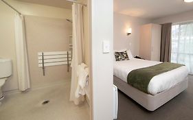 Cranford Oak Motel